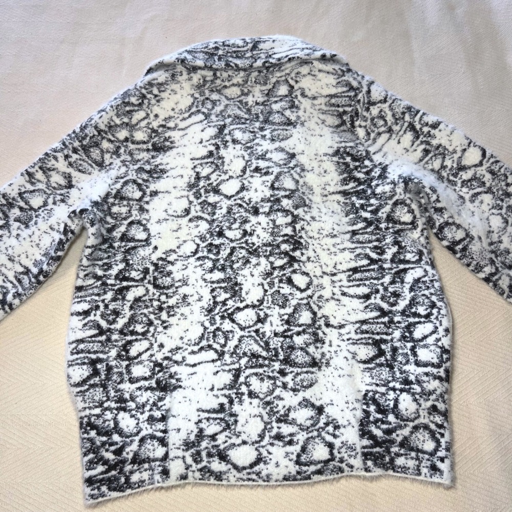 KUT from the Kloth Snakeskin Eyelash Knit Double Breasted Jacket Small - Picture 3 of 9